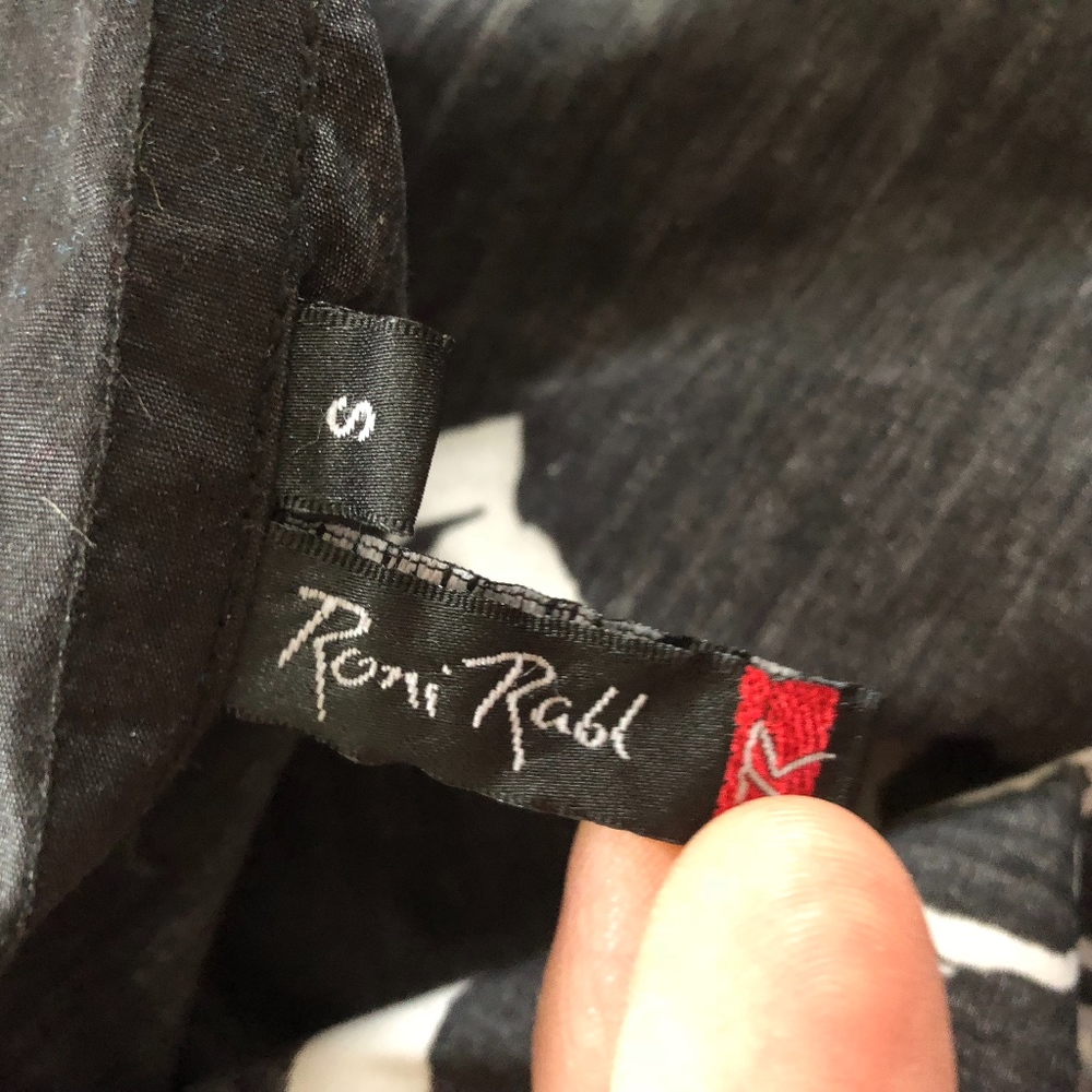 RONI RABL black/white cotton tie back open blouse/S (generous fit) - Picture 3 of 8